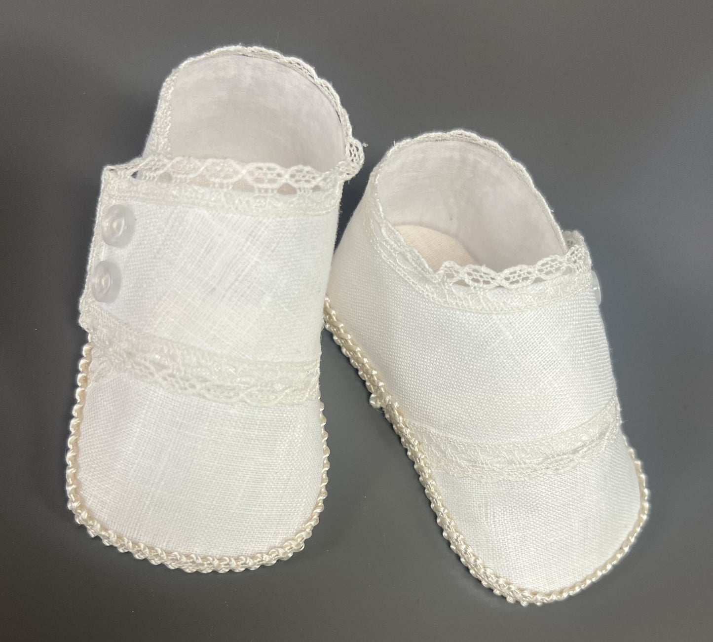 Zapatitos newborn en lino